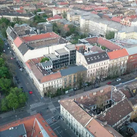 In 2 * Budapest